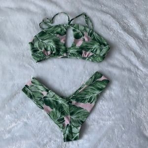 Skatie bikini- both size small